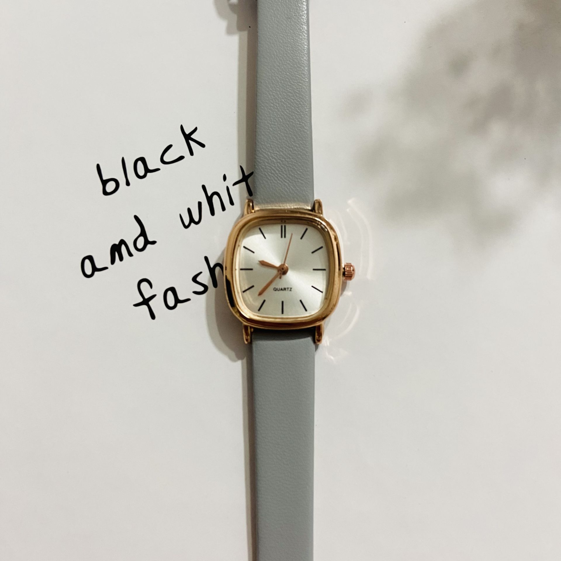 Gri Retro Oval Saat