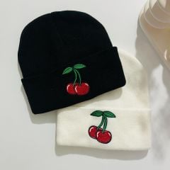 Kiraz Nakışlı Bere Set
