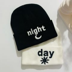Day Night Nakışlı Bere Set