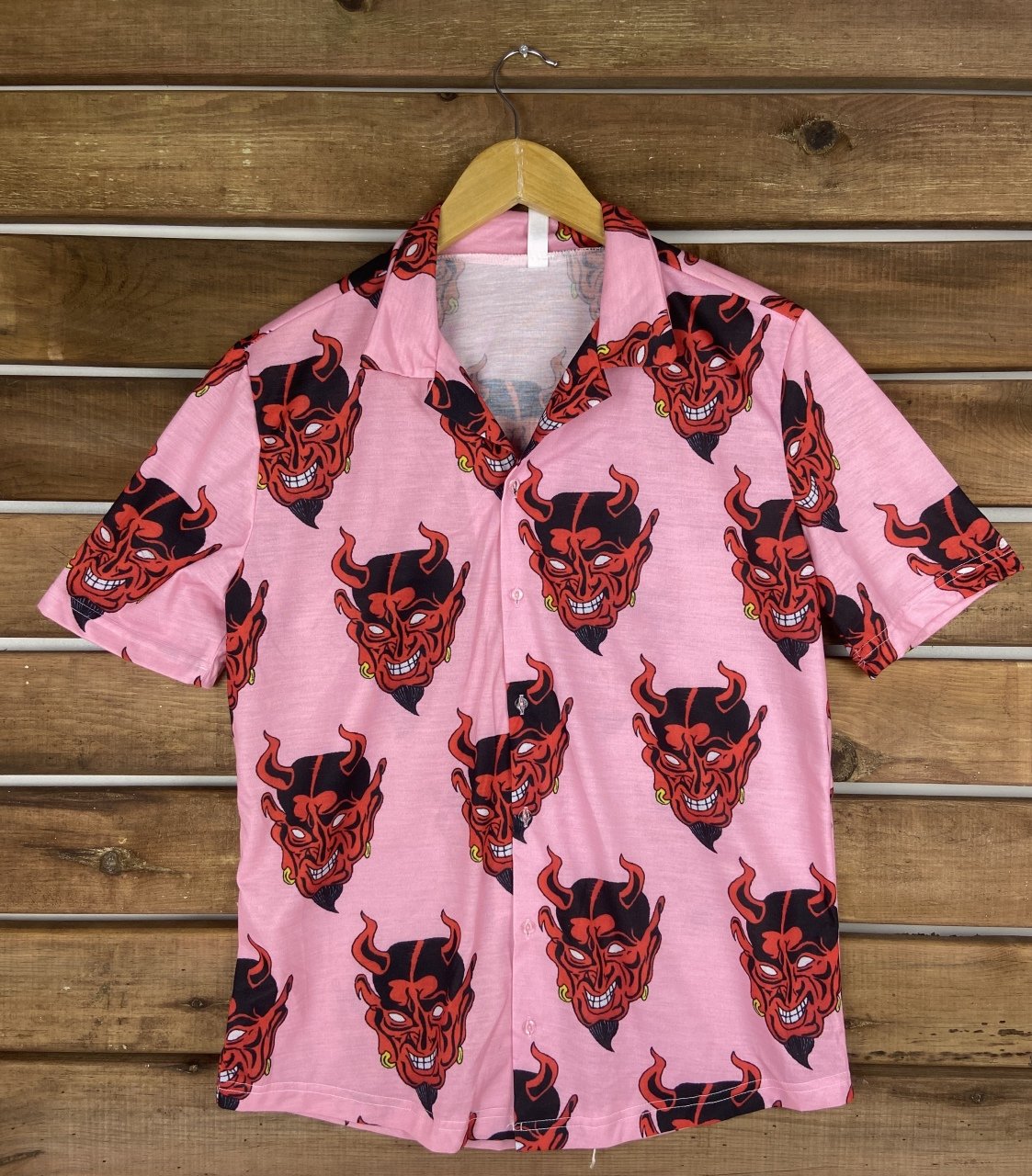 Pembe Şeytan Desenli Unisex Gömlek