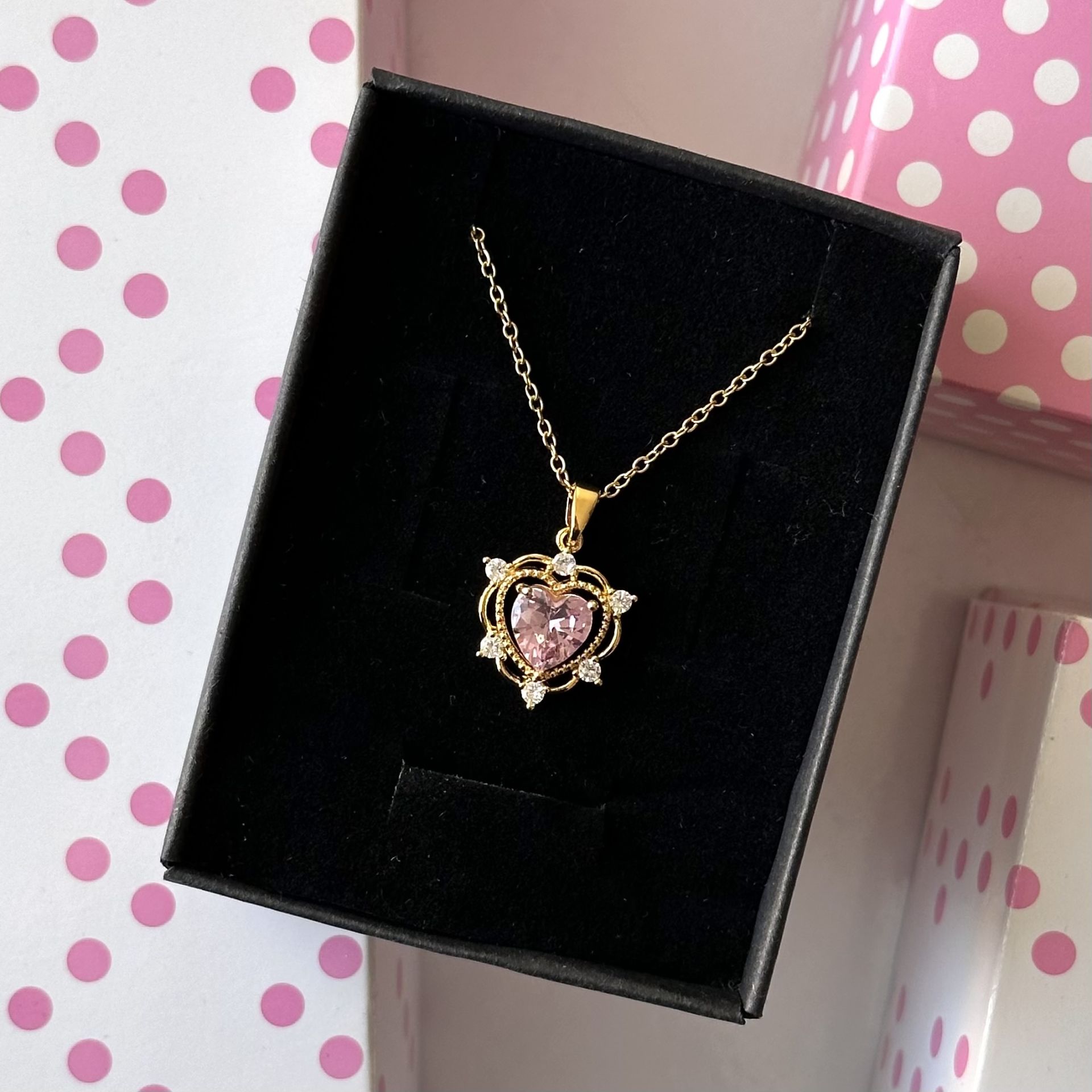Love Heart Gold Kolye
