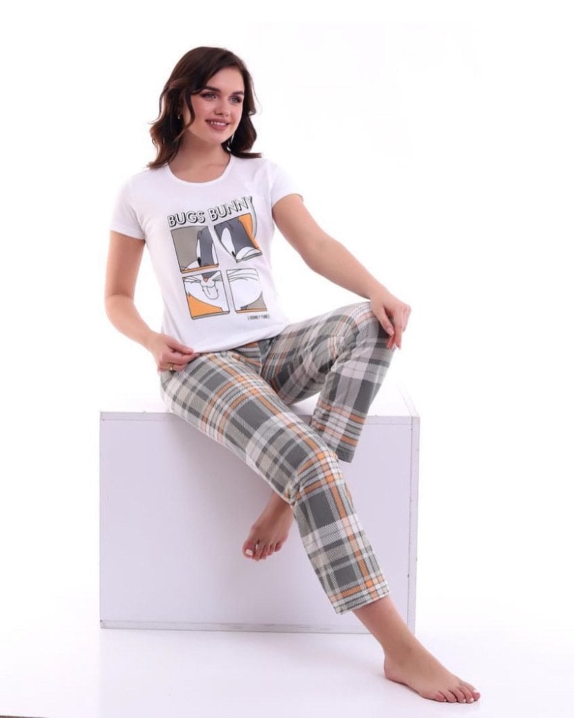 Bugs Bunny Baskılı Pijama Takımı